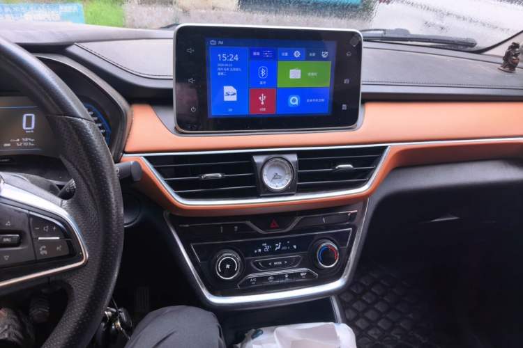 Used Wuling Hongguang S3 2018 1.5L Manual Luxury Model China V Standard Audio And AC Panel