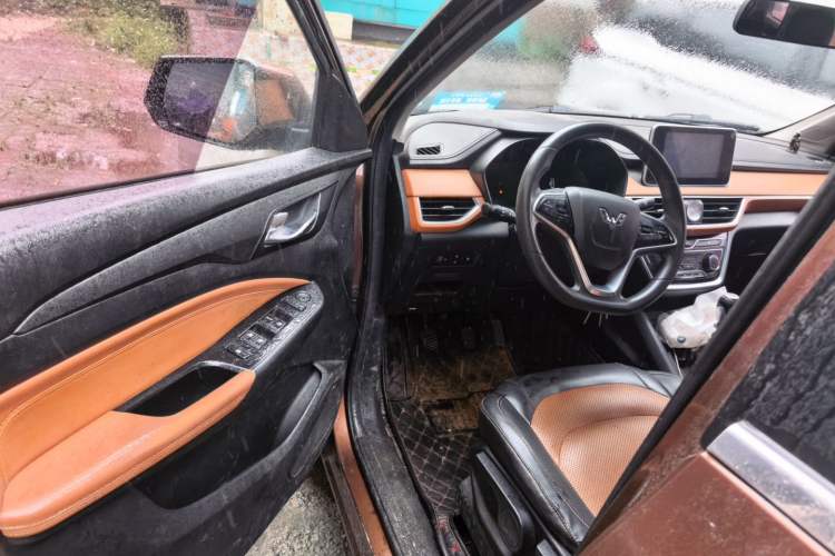 Used Wuling Hongguang S3 2018 1.5L Manual Luxury Model China V Standard Driver Seat