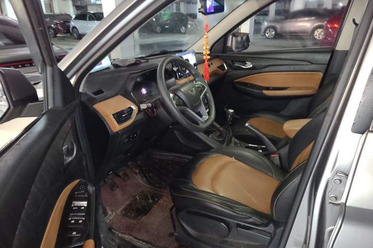 Used Wuling Hongguang S3 2018 1.5L Manual Luxury Model China V Standard Driver Seat