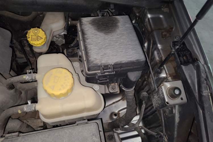 Used Wuling Hongguang S3 2018 1.5L Manual Luxury Model China V Standard Engine Bay Left