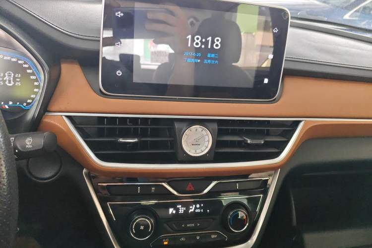 Used Wuling Hongguang S3 2018 1.5L Manual Luxury Model China V Standard Audio And AC Panel