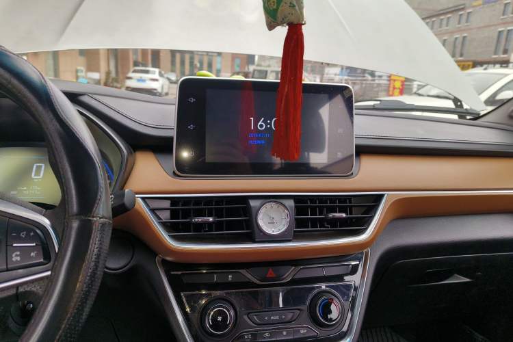 Used Wuling Hongguang S3 2018 1.5L Manual Luxury Model China V Standard Audio And AC Panel