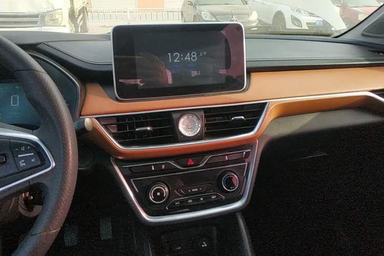 Used Wuling Hongguang S3 2018 1.5L Manual Luxury Model China V Standard Audio And AC Panel