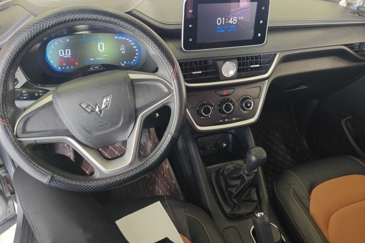 Used Wuling Hongguang S3 2018 1.5L Manual Comfort Model China V Standard Center Console