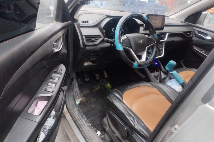 Used Wuling Hongguang S3 2018 1.5L Manual Comfort Model China V Standard Driver Seat