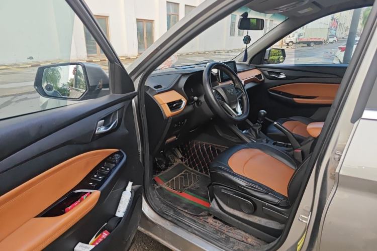 Used Wuling Hongguang S3 2018 1.5L Manual Luxury Model China V Standard Driver Seat