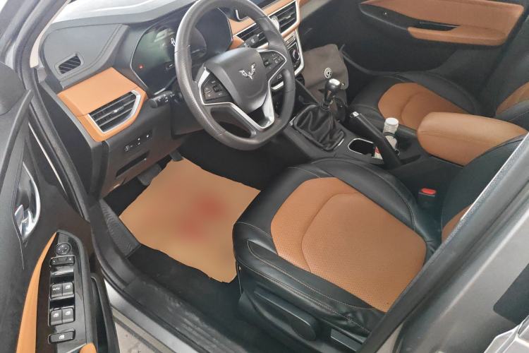 Used Wuling Hongguang S3 2018 1.5L Manual Luxury Model China V Standard Driver Seat