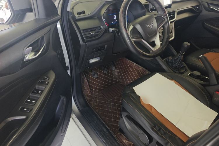 Used Wuling Hongguang S3 2018 1.5L Manual Comfort Model China V Standard Driver Seat