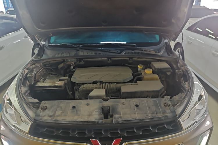 Used Wuling Hongguang S3 2018 1.5L Manual Luxury Model China V Standard Engine Bay