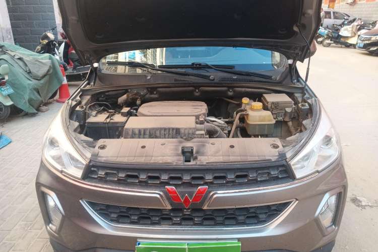 Used Wuling Hongguang S3 2018 1.5T Manual Luxury Model China V Standard Engine Bay