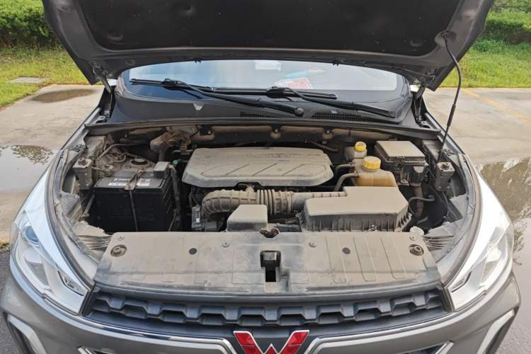 Used Wuling Hongguang S3 2018 1.5L Manual Luxury Model China V Standard Engine Bay