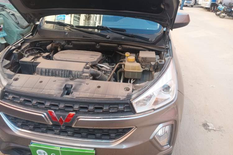 Used Wuling Hongguang S3 2018 1.5T Manual Luxury Model China V Standard Engine Bay Left