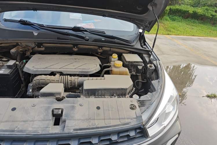 Used Wuling Hongguang S3 2018 1.5L Manual Luxury Model China V Standard Engine Bay Left