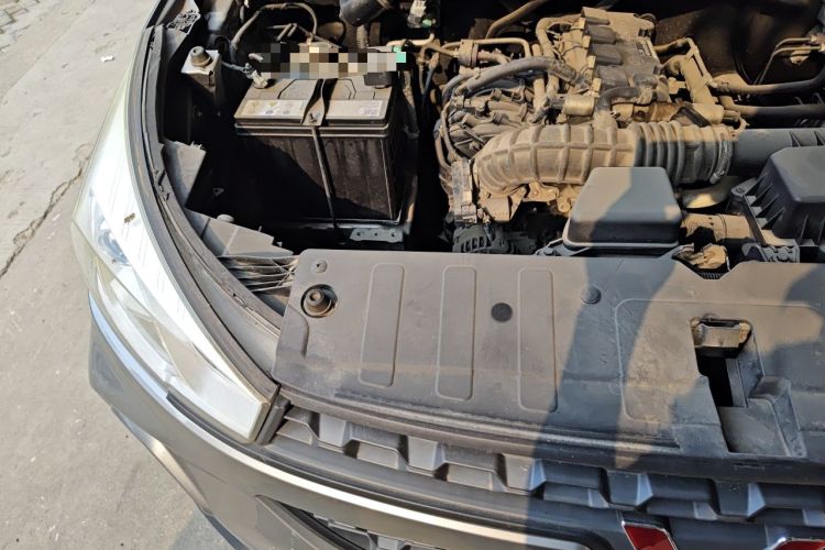 Used Wuling Hongguang S3 2018 1.5L Manual Standard Version China V Standard Engine Bay Right