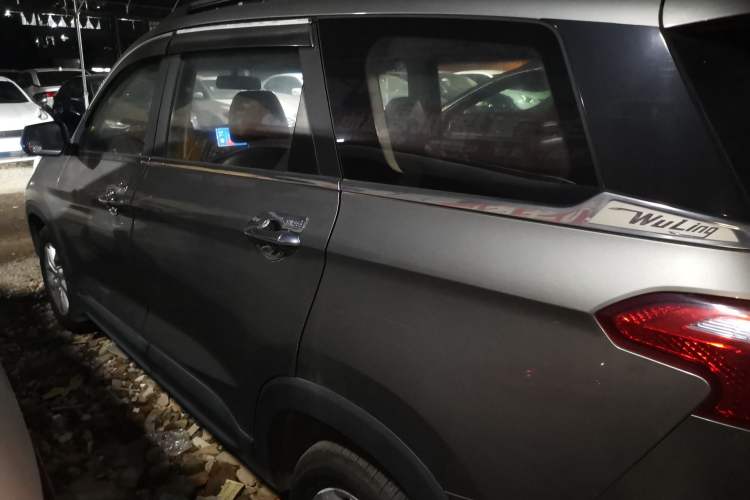 Used Wuling Hongguang S3 2018 1.5L Manual Comfort Model China V Standard Exterior 3
