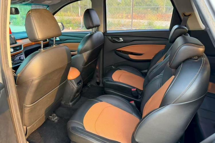 Used Wuling Hongguang S3 2018 1.5L Manual Luxury Model China V Standard Exterior 3