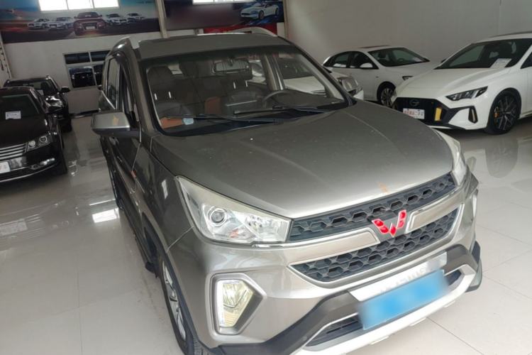 Used Wuling Hongguang S3 2018 1.5L Manual Luxury Model China V Standard Front Right 45 Deg
