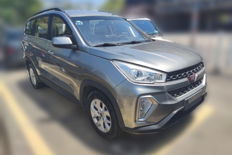 Used Wuling Hongguang S3 2018 1.5L Manual Comfort Model China V Standard Front Right 45 Deg