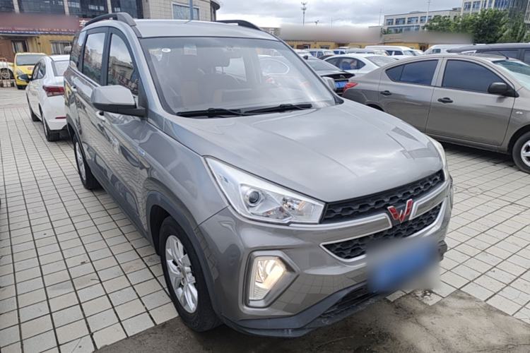 Used Wuling Hongguang S3 2018 1.5T Manual Comfort Model China V Standard Front Right 45 Deg