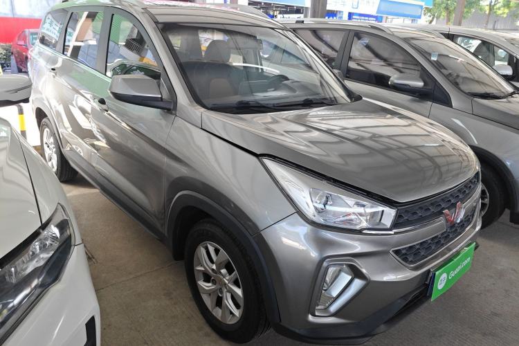 Used Wuling Hongguang S3 2018 1.5L Manual Luxury Model China V Standard Front Right 45 Deg