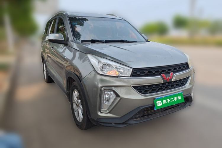Used Wuling Hongguang S3 2018 1.5T Manual Luxury Model China V Standard Front Right 45 Deg