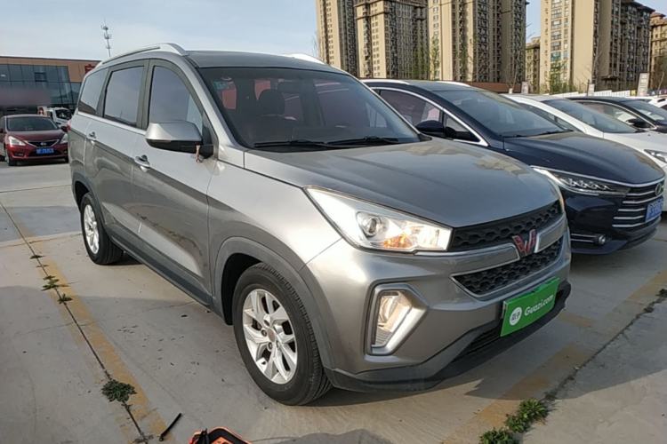 Used Wuling Hongguang S3 2018 1.5L Manual Luxury Model China V Standard Front Right 45 Deg