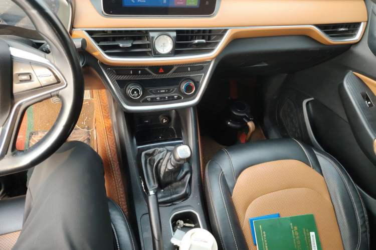 Used Wuling Hongguang S3 2018 1.5T Manual Luxury Model China V Standard Gear Lever