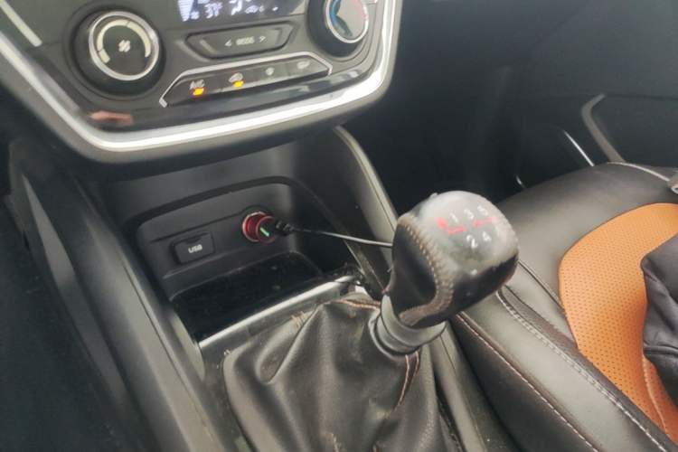Used Wuling Hongguang S3 2018 1.5L Manual Luxury Model China V Standard Gear Lever