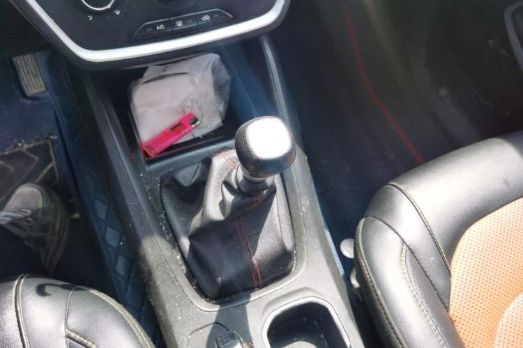 Used Wuling Hongguang S3 2018 1.5L Manual Comfort Model China V Standard Gear Lever