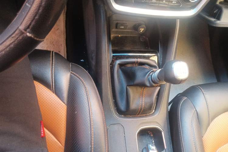 Used Wuling Hongguang S3 2018 1.5T Manual Luxury Model China V Standard Gear Lever