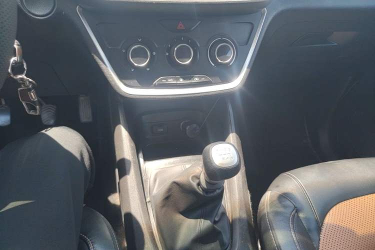 Used Wuling Hongguang S3 2018 1.5L Manual Comfort Model China V Standard Gear Lever