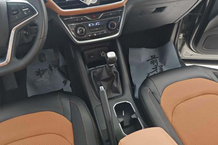 Used Wuling Hongguang S3 2018 1.5T Manual Luxury Model China V Standard Gear Lever