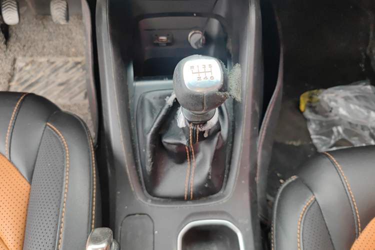 Used Wuling Hongguang S3 2018 1.5T Manual Comfort Model China V Standard Gear Lever