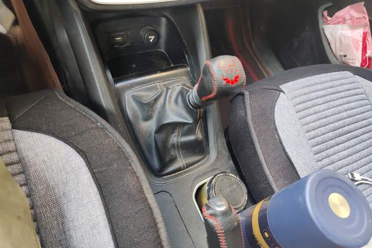 Used Wuling Hongguang S3 2018 1.5L Manual Comfort Model China V Standard Gear Lever