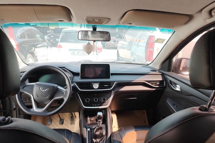 Used Wuling Hongguang S3 2018 1.5T Manual Comfort Model China V Standard Headliner