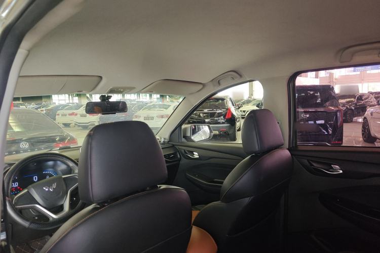 Used Wuling Hongguang S3 2018 1.5L Manual Comfort Model China V Standard Headliner