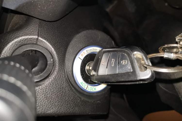 Used Wuling Hongguang S3 2018 1.5L Manual Comfort Model China V Standard Interior 1