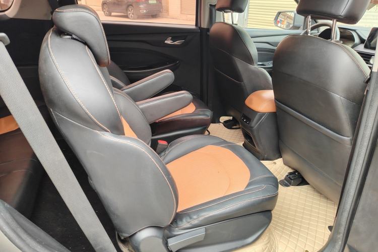 Used Wuling Hongguang S3 2018 1.5T Manual Comfort Model China V Standard Interior 1