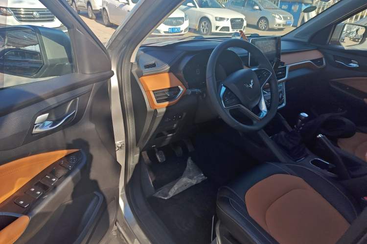 Used Wuling Hongguang S3 2018 1.5T Manual Luxury Model China V Standard Interior 3