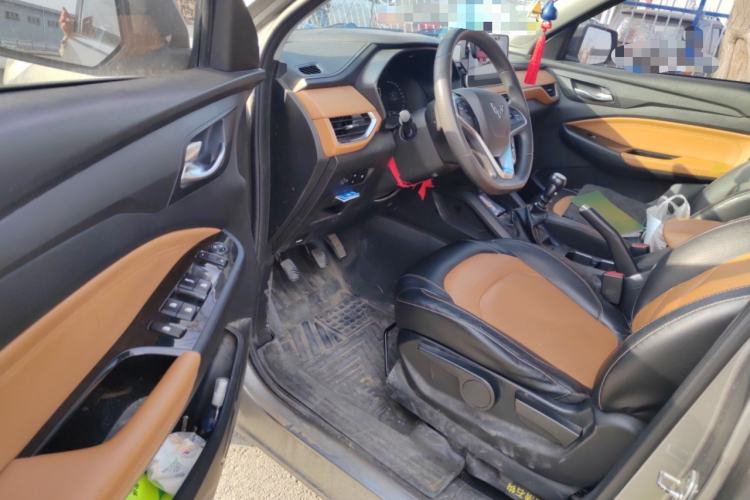 Used Wuling Hongguang S3 2018 1.5T Manual Luxury Model China V Standard Interior 3