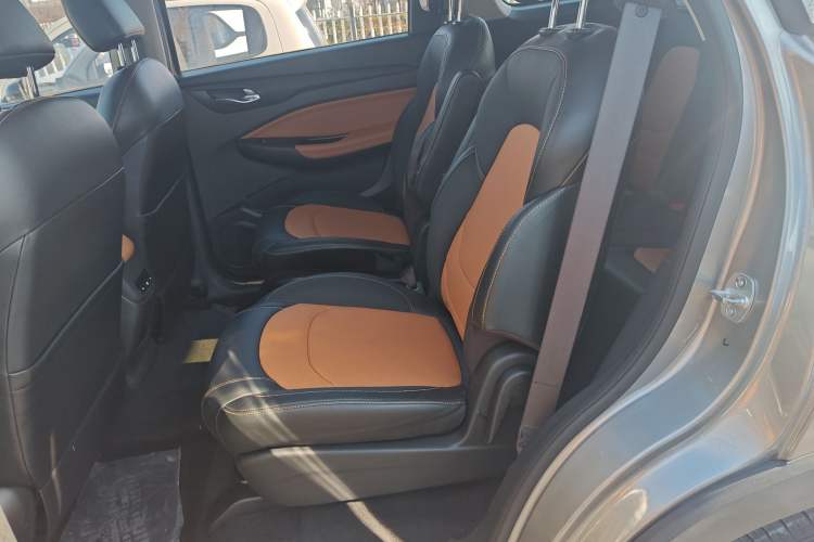 Used Wuling Hongguang S3 2018 1.5T Manual Luxury Model China V Standard Interior 4