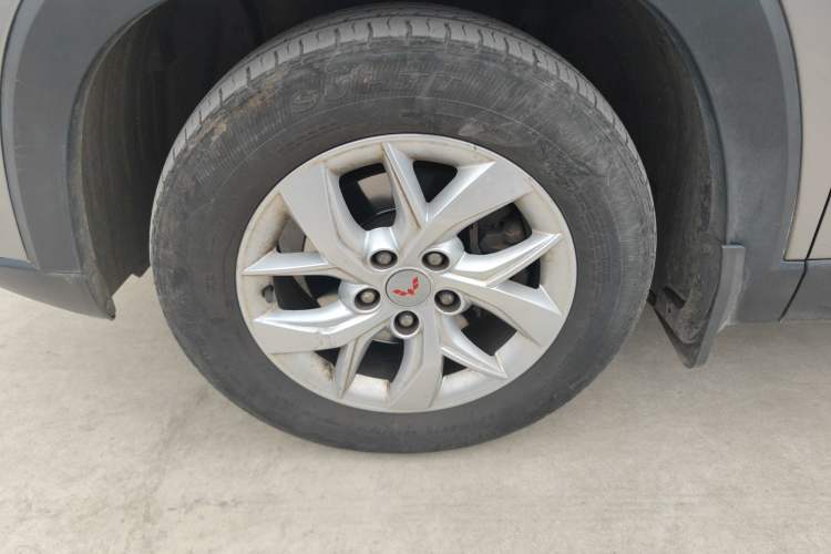 Used Wuling Hongguang S3 2018 1.5T Manual Comfort Model China V Standard Left Front Wheel Hub