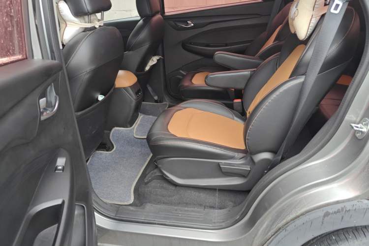 Used Wuling Hongguang S3 2018 1.5T Manual Comfort Model China V Standard Left Rear Seat