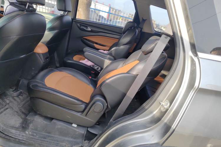 Used Wuling Hongguang S3 2018 1.5T Manual Luxury Model China V Standard Left Rear Seat