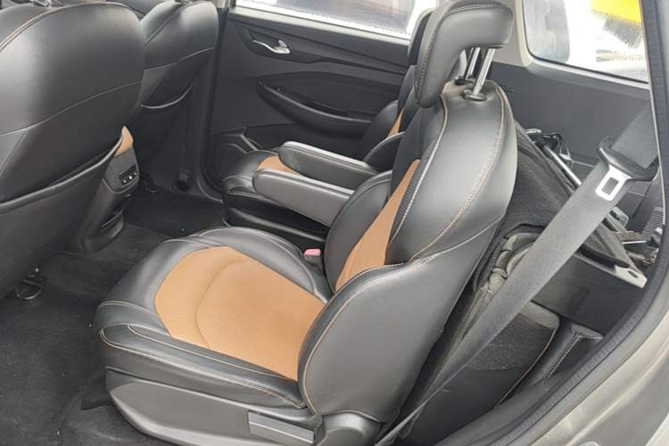 Used Wuling Hongguang S3 2018 1.5T Manual Comfort Model China V Standard Left Rear Seat