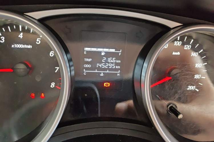 Used Wuling Hongguang S3 2018 1.5L Manual Standard Version China V Standard Odometer Close Up