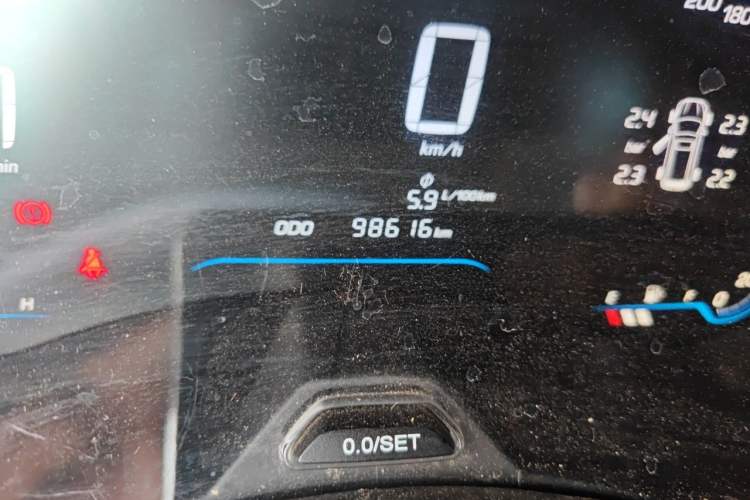 Used Wuling Hongguang S3 2018 1.5L Manual Luxury Model China V Standard Odometer Close Up