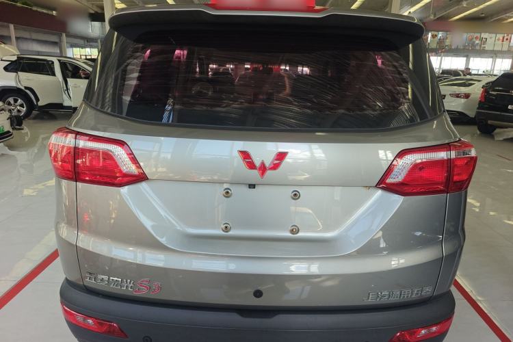 Used Wuling Hongguang S3 2018 1.5L Manual Comfort Model China V Standard Rear