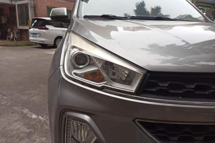 Used Wuling Hongguang S3 2018 1.5L Manual Luxury Model China V Standard Right Front Headlight