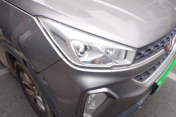 Used Wuling Hongguang S3 2018 1.5L Manual Comfort Model China V Standard Right Front Headlight